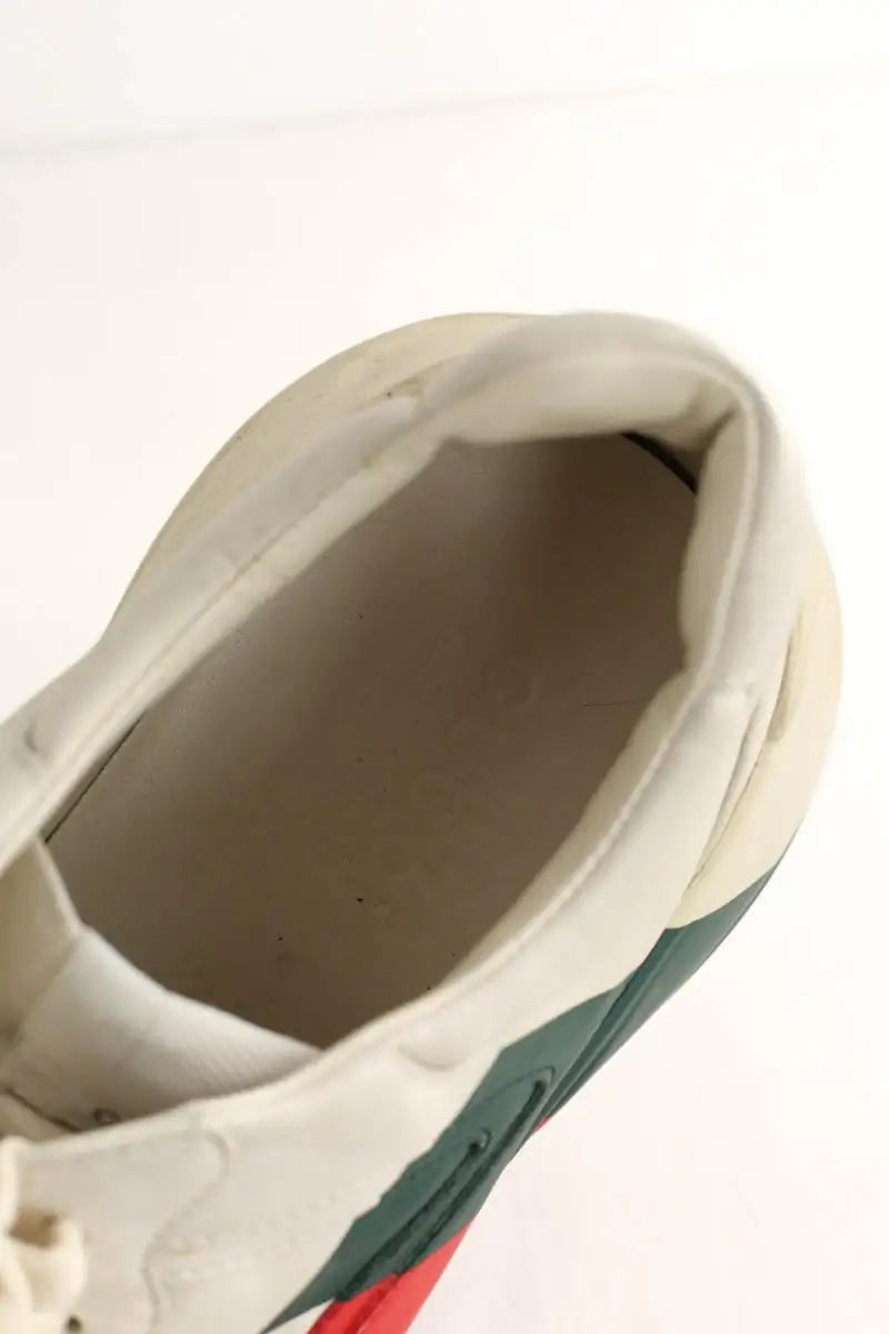 Baskets basses Gucci Beige en Cuir