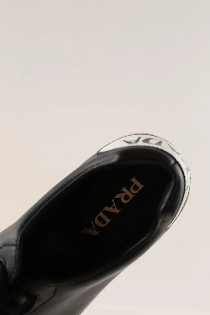 Baskets basses Prada Noir en Cuir