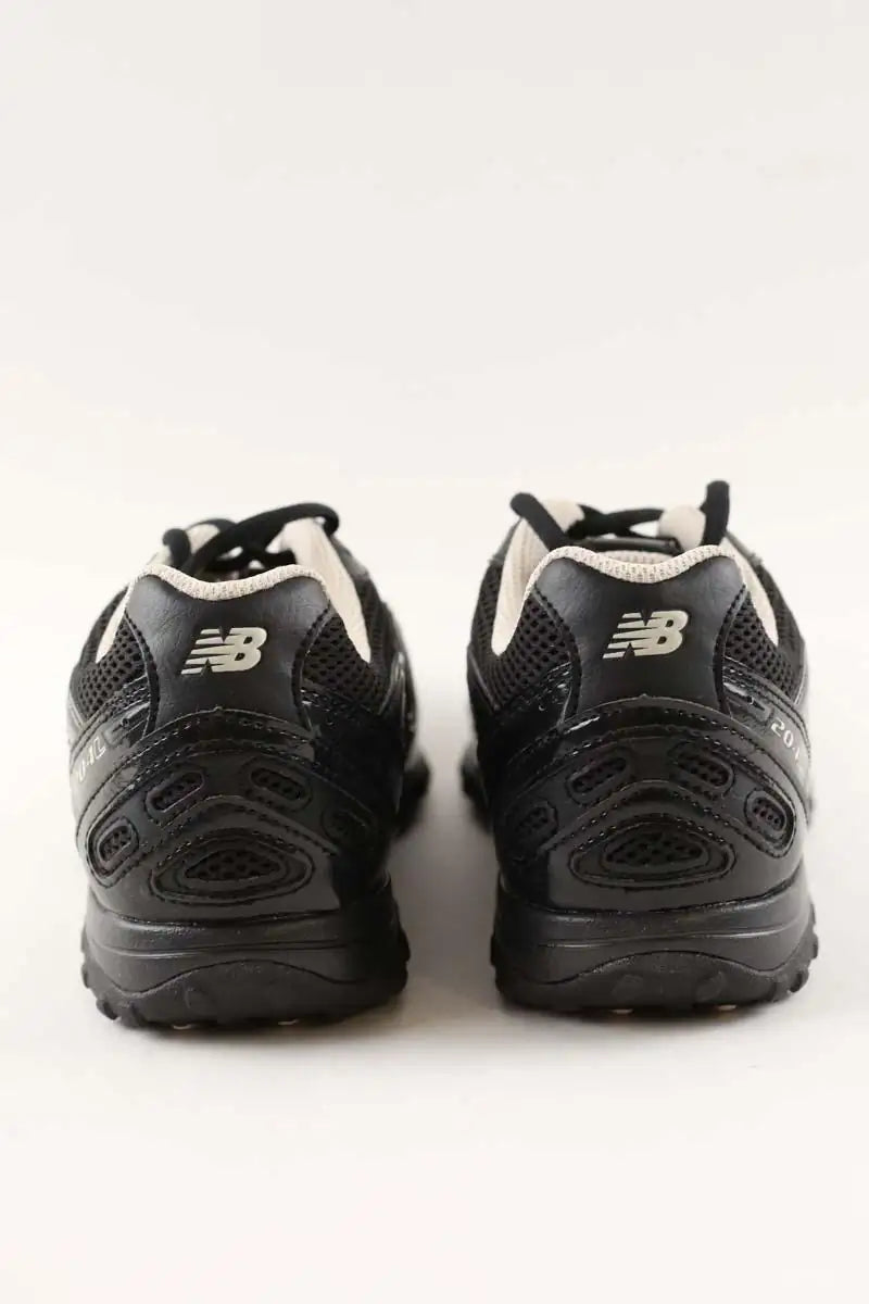 Baskets New Balance 204L Noir en Cuir