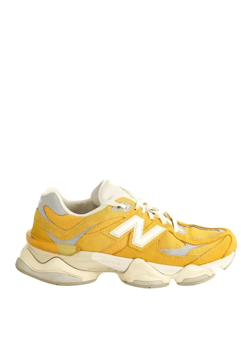 Baskets New Balance 9060 Jaune en Daim, taille 39 - Seconde Main