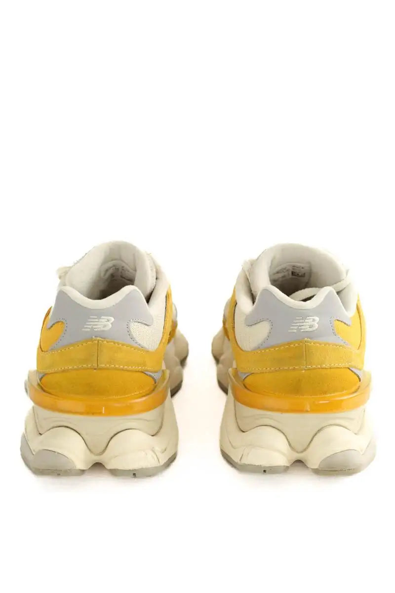 Baskets New Balance 9060 Jaune en Daim