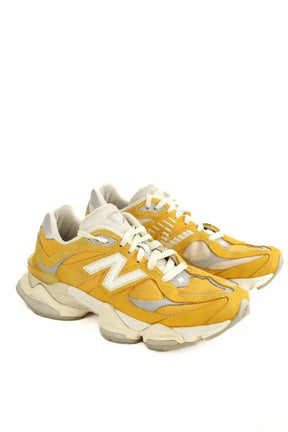 Baskets New Balance 9060 Jaune en Daim