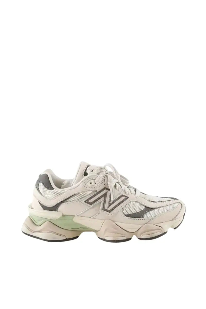 Baskets New Balance Gris en Cuir, taille 38 - Seconde Main