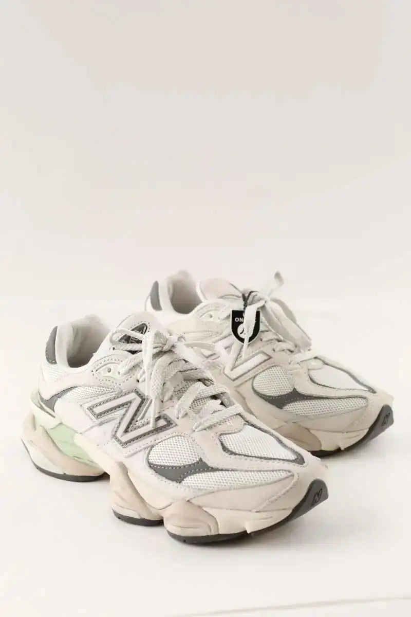 Baskets New Balance Gris en Cuir