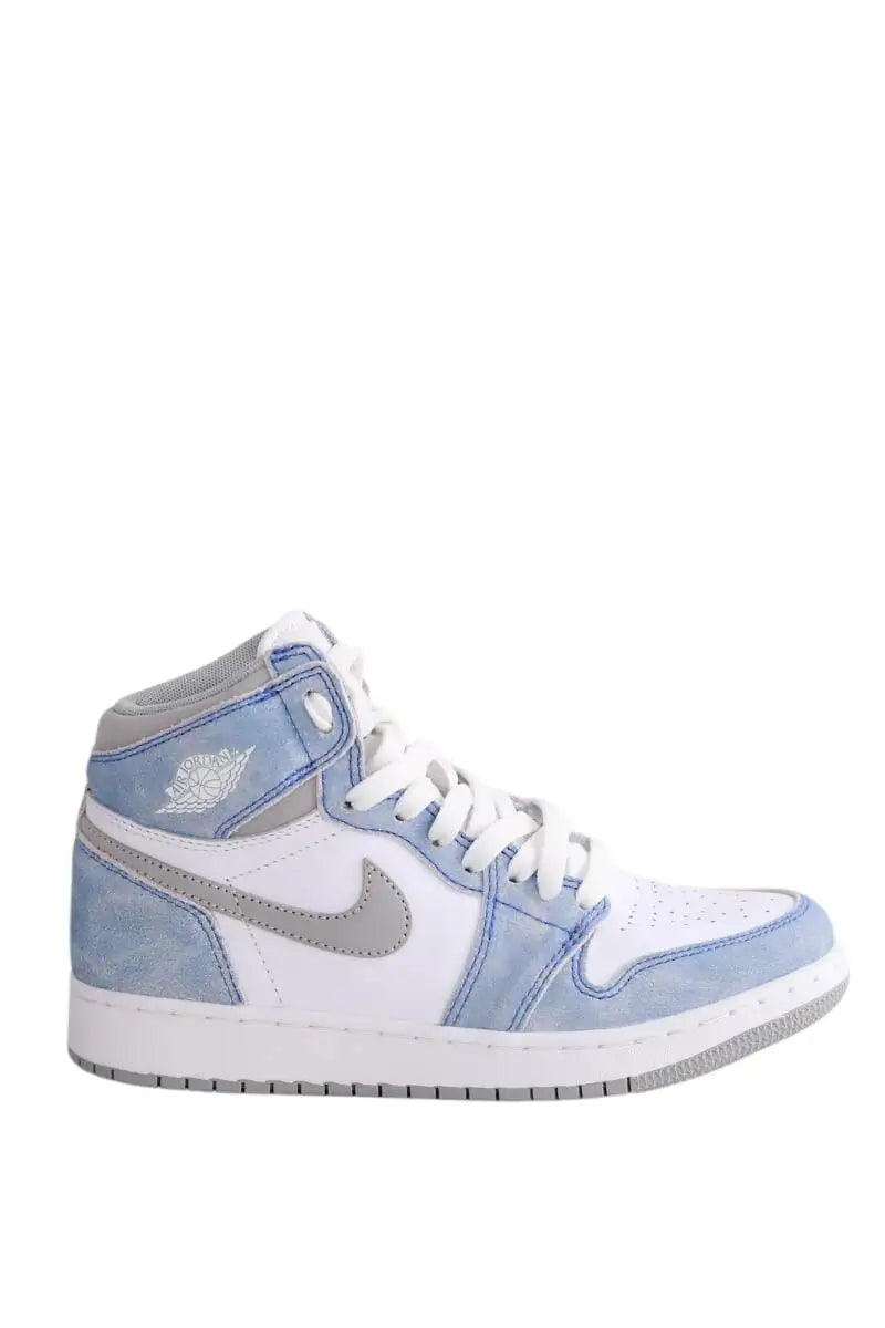 Baskets Nike Air Jordan 1 Retro High OG Hyper Royall Blanc en Cuir, taille 38 - Seconde Main