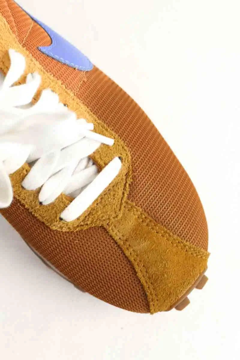 Baskets Nike Camel en Tissu