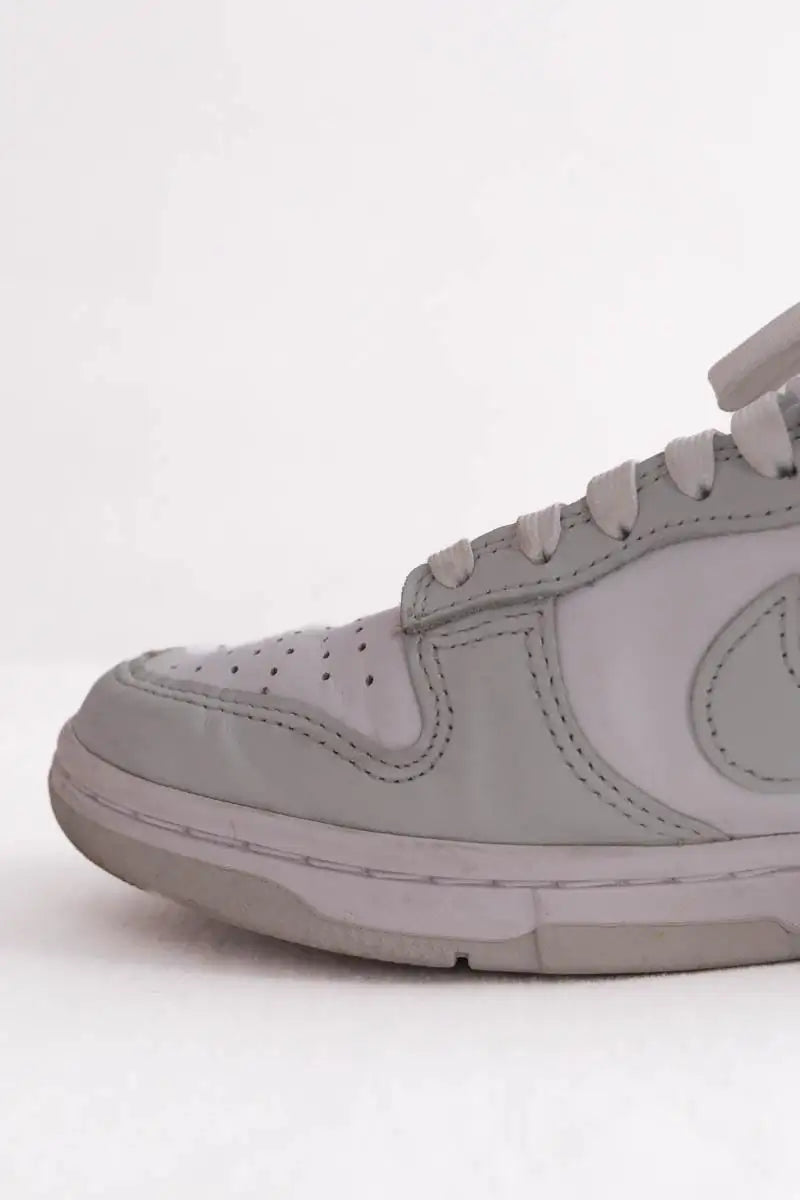 Baskets Nike Gris en Cuir