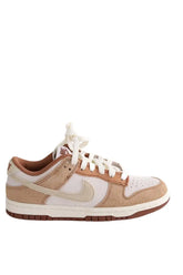 Baskets Nike SB Dunk Low Beige en Daim, taille 36 - Seconde Main