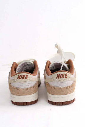 Baskets Nike SB Dunk Low Beige en Daim
