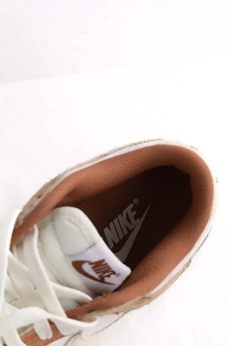 Baskets Nike SB Dunk Low Beige en Daim