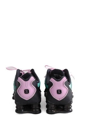 Baskets Nike SHOX Vert en Tissu