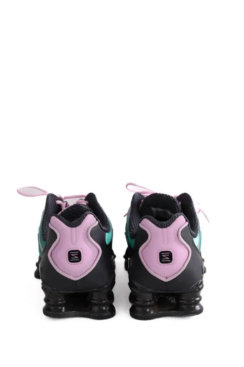 Baskets Nike SHOX Vert en Tissu