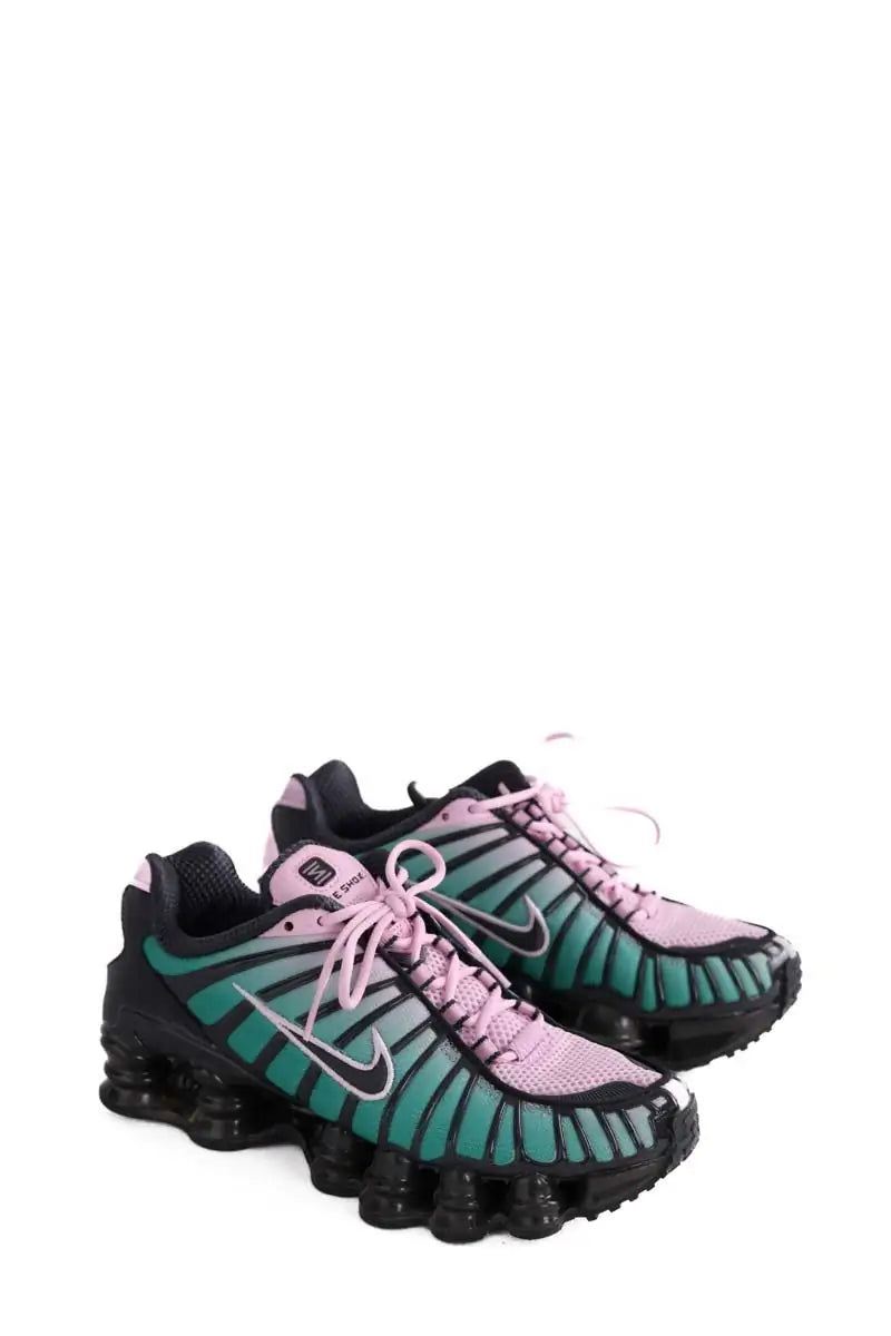 Baskets Nike SHOX Vert en Tissu