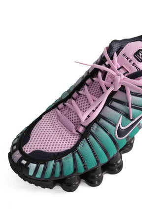 Baskets Nike SHOX Vert en Tissu