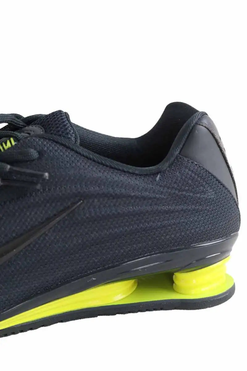 Baskets Nike SHOX Vert en Tissu