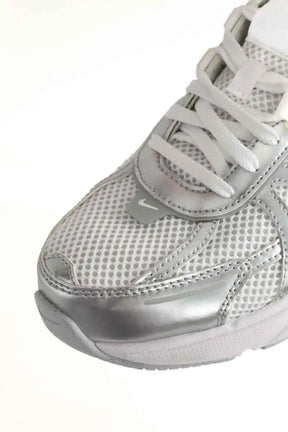 Baskets Nike V2K RUN Blanc en Tissu