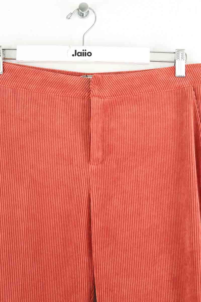 Large Mkt Studio  Orange