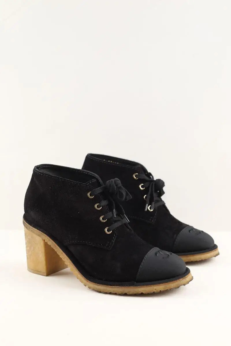 Boots à lacets Chanel Noir en Daim