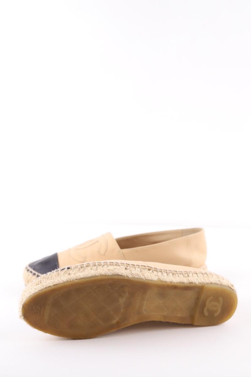 Ballerines Chanel de seconde main pour Femme - Main Image