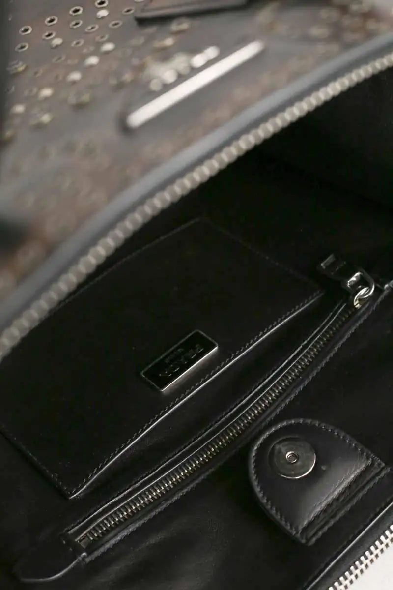 Cabas Prada Galleria, studded twin pocket  Marron en Cuir