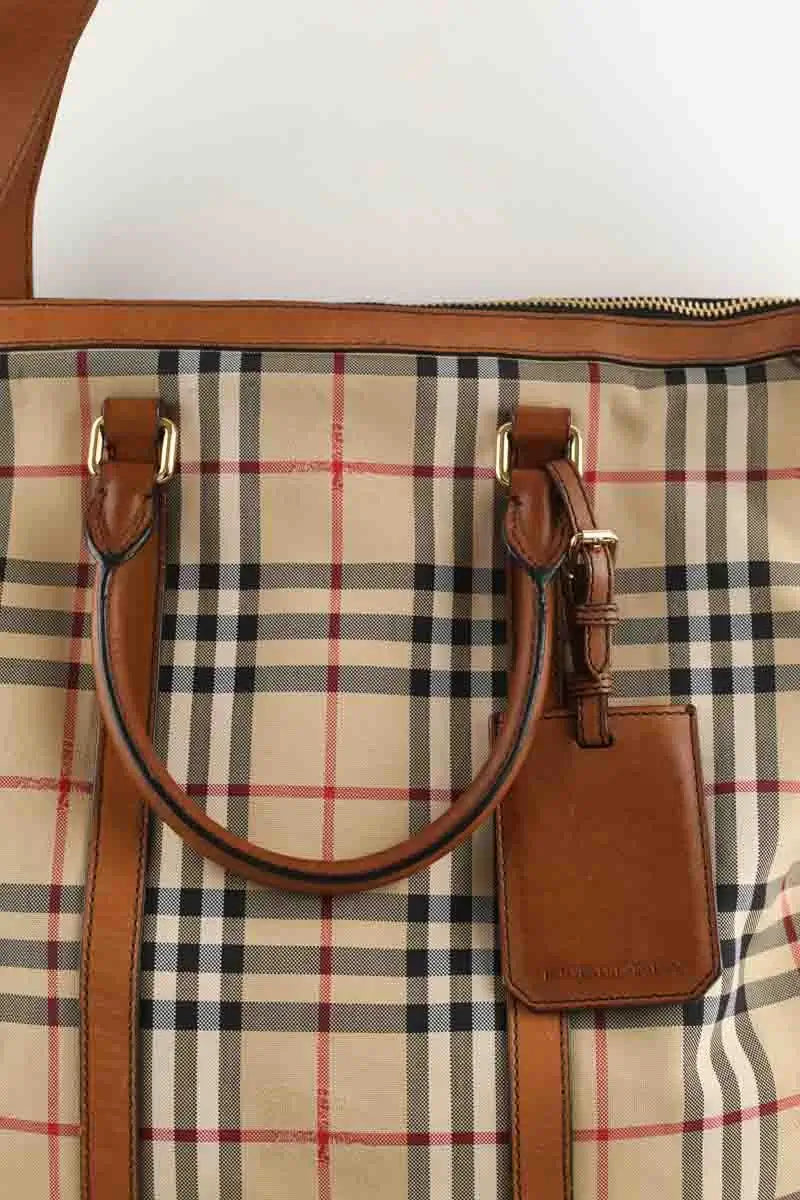 Cabas zippé check Burberry Beige en Cuir
