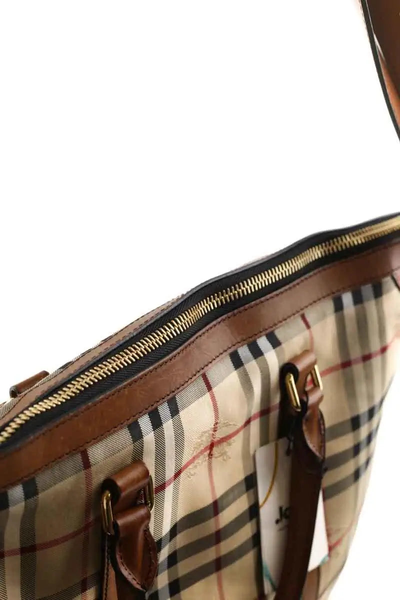 Cabas zippé check Burberry Beige en Cuir