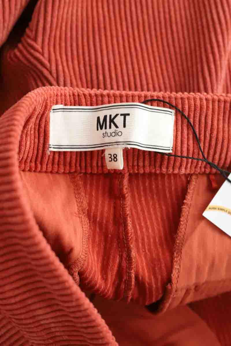 Large Mkt Studio  Orange