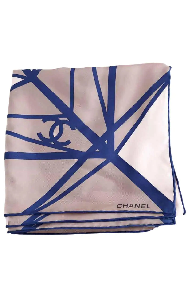 Carré Chanel Beige en Soie - Seconde Main