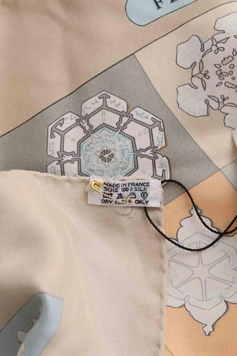 Carré Hermès Beige en Soie