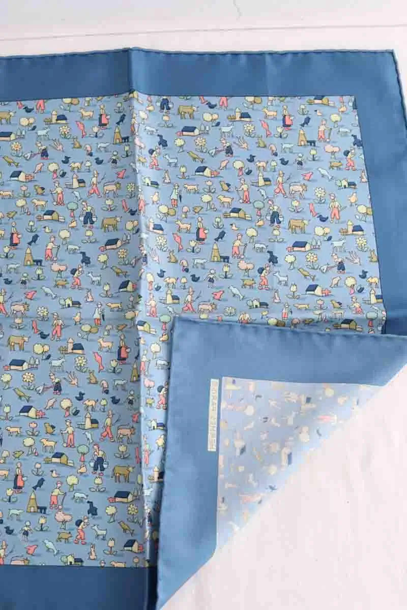 Carré Hermès Bleu en Soie