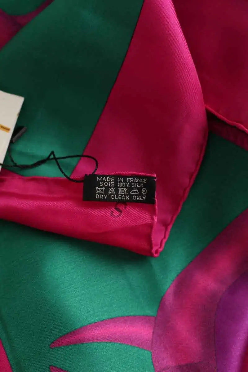 Carré Hermès Coup De Fouet Multicolore en Soie