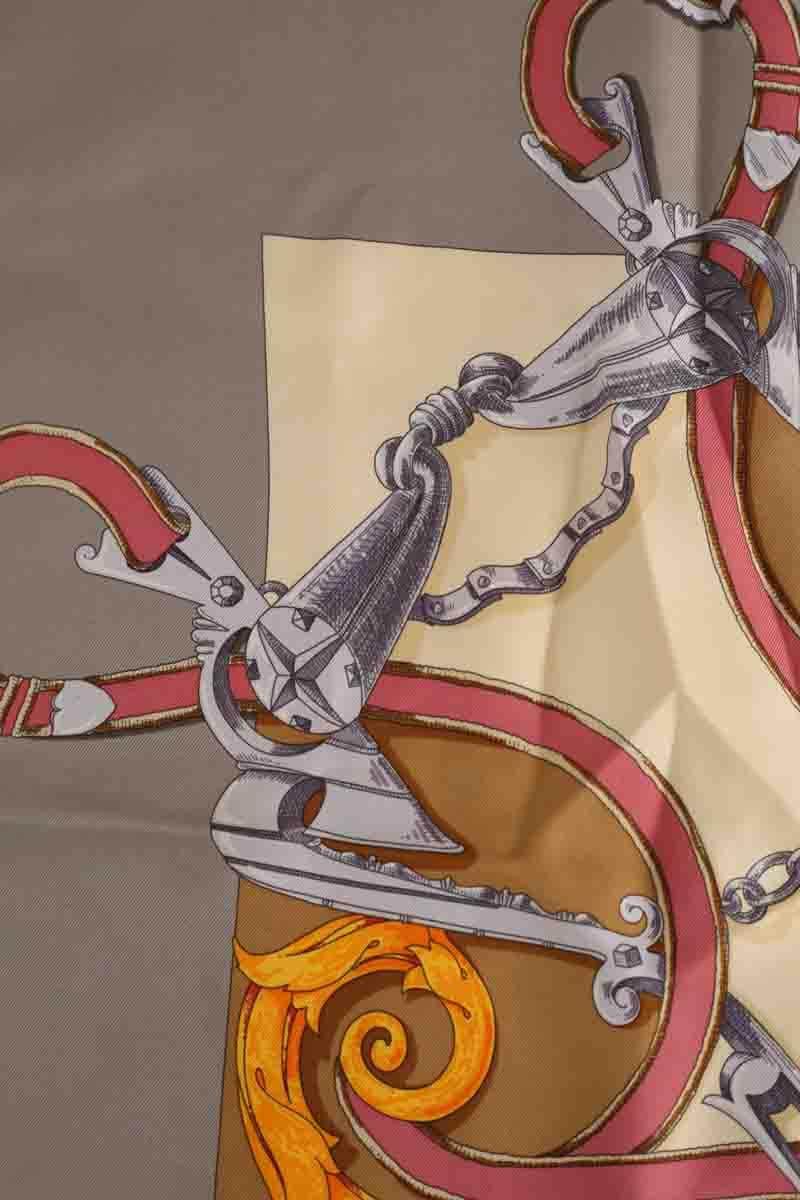 Carré Hermès Gris en Soie