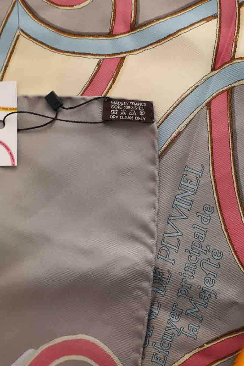 Carré Hermès Gris en Soie