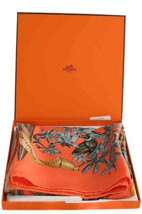 Carré Hermès Rose en Soie
