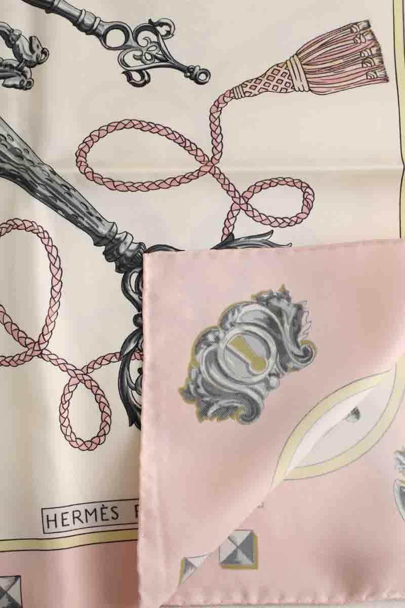Carré Hermès Rose en Soie
