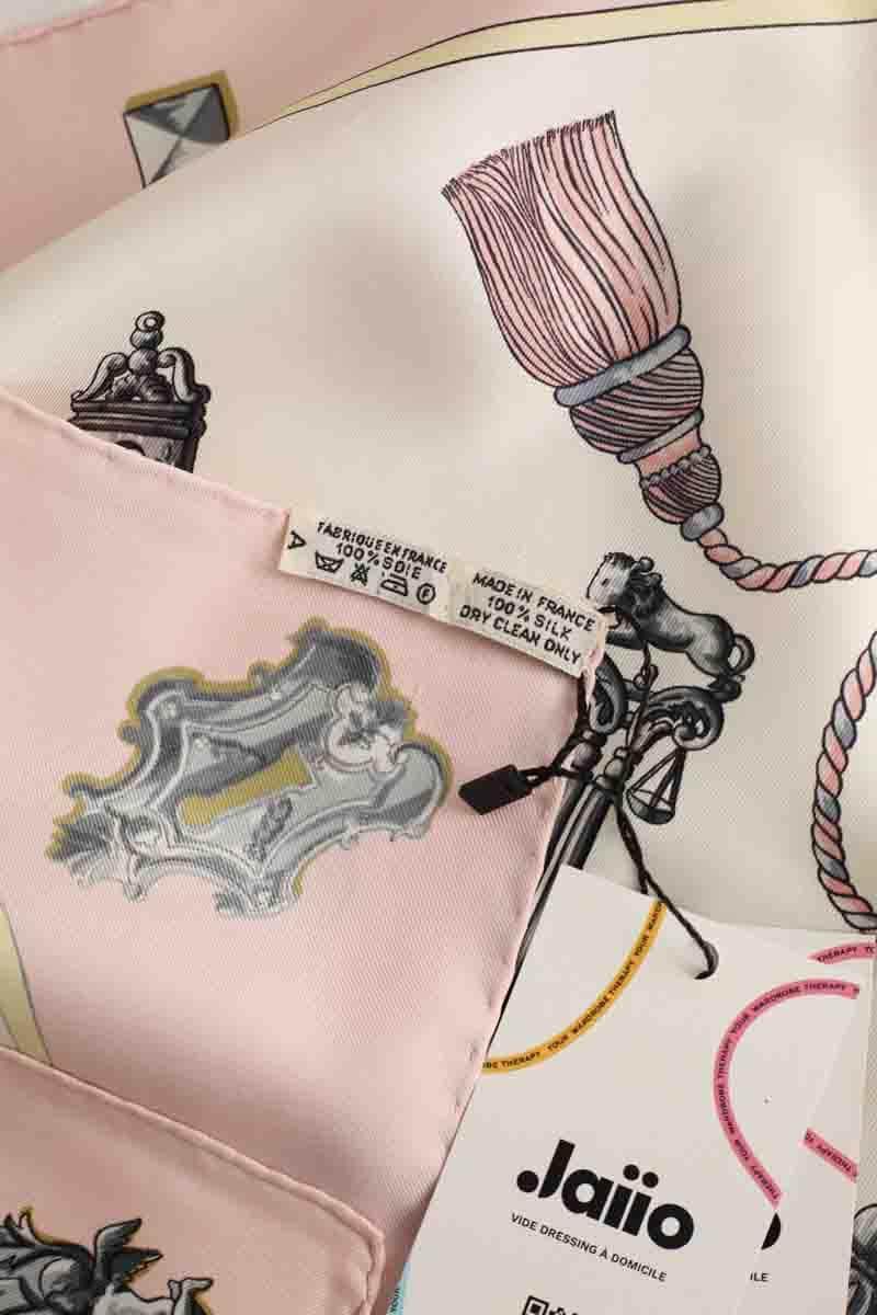 Carré Hermès Rose en Soie