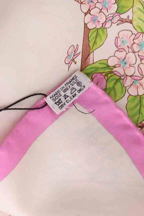 Carré Hermès Sérénité Rose en Soie