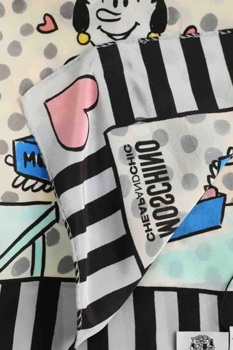 Carré Moschino Multicolore en Soie