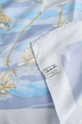 Carré Salvatore Ferragamo Bleu en Soie