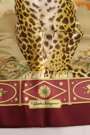 Carré Salvatore Ferragamo Rouge en Soie