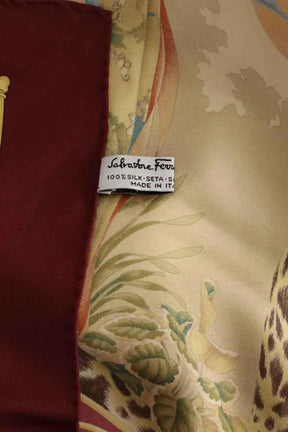 Carré Salvatore Ferragamo Rouge en Soie