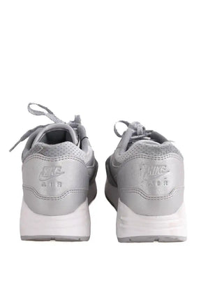 Baskets Nike Argent en Tissu