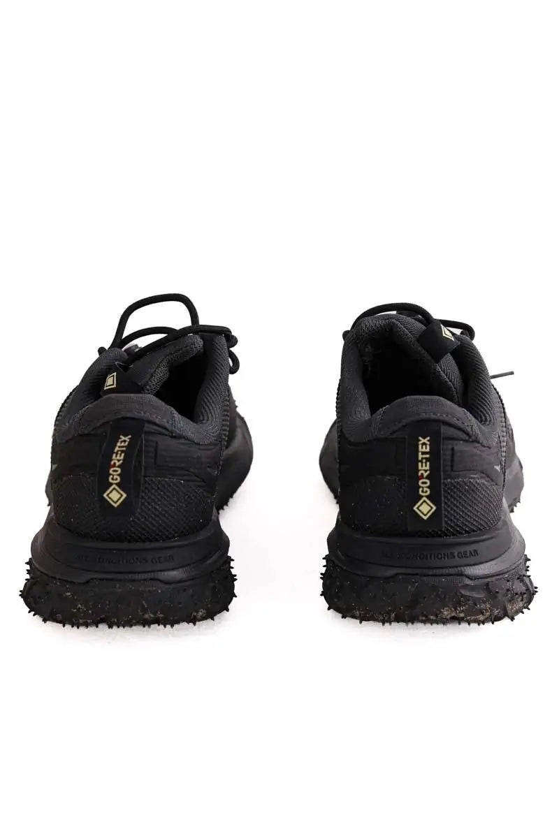 Baskets basses Nike Noir en Tissu