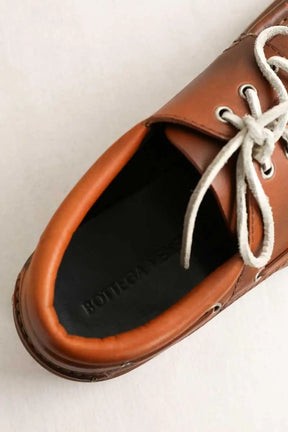 Chaussures à lacets Bottega Veneta Marron en Cuir