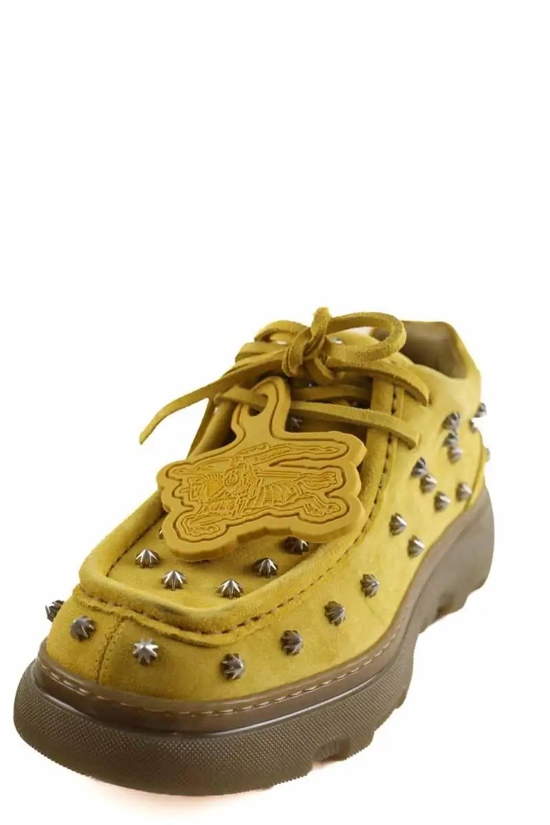 Chaussures à lacets Burberry Jaune en Daim