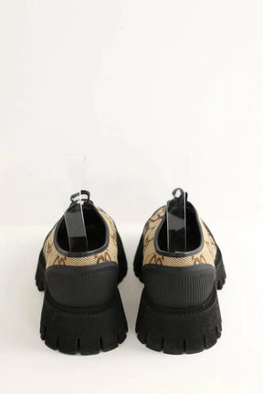 Chaussures à lacets Gucci Maxi GG Beige en Tissu