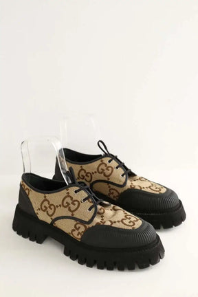 Chaussures à lacets Gucci Maxi GG Beige en Tissu