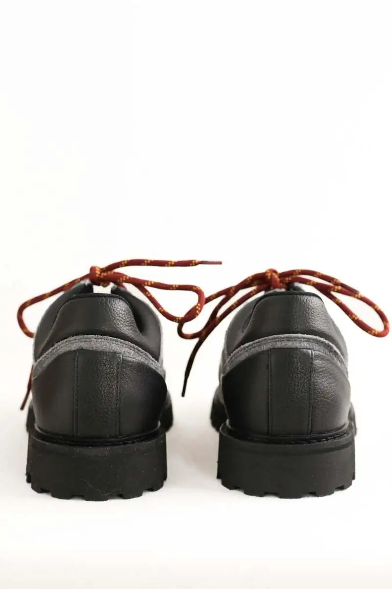 Chaussures à lacets un Magasin Différent Noir en Cuir