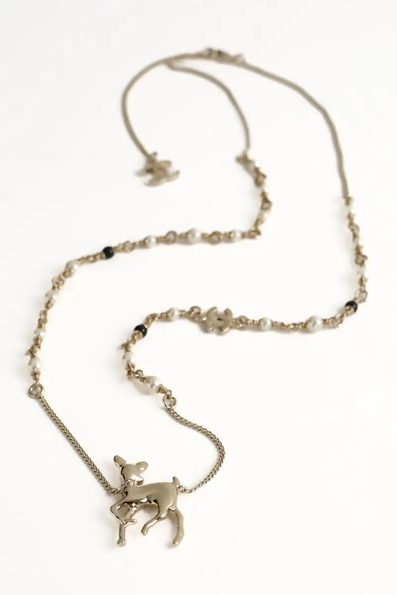Collier Chanel Doré en Métal