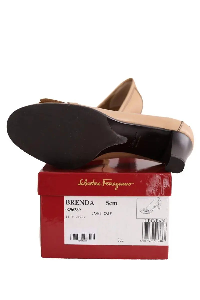 Mocassins Salvatore Ferragamo Beige en Cuir
